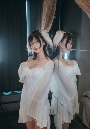 w两个世界免费观看完整版