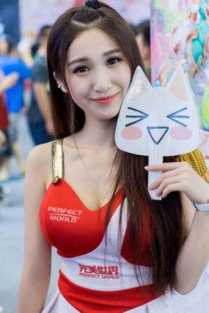 揉摸新婚少妇高耸双乳电影