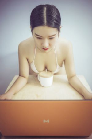 天坑鹰猎电视剧免费观看完整版